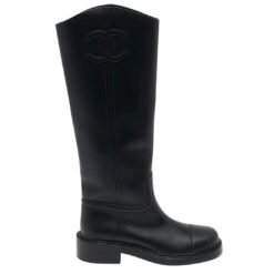 MV di vitello nera al ginocchio